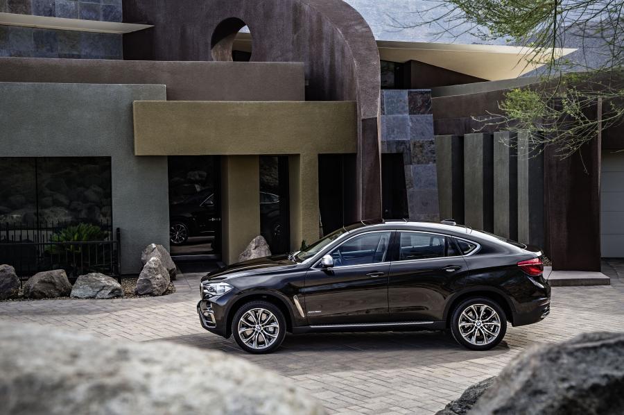  BMW X6 xDrive 5.0i 2015 года  (фото 21 из 113)